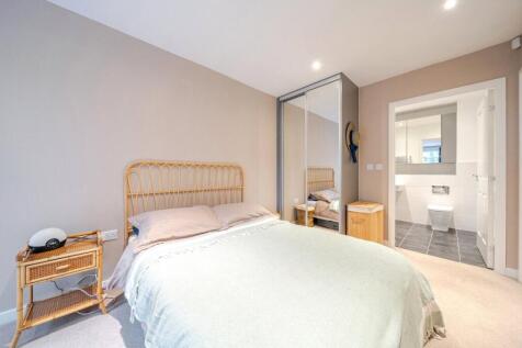 1375928-17-690b33...