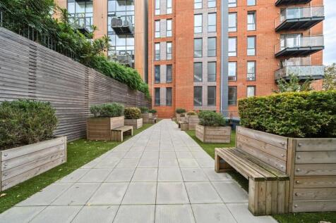 1375928-2-690b329...