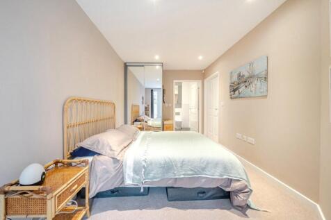 1375928-18-690b33...