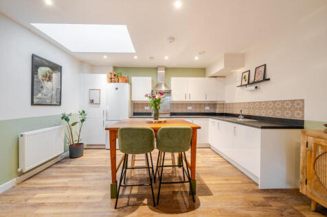 1375928-13-690b33...