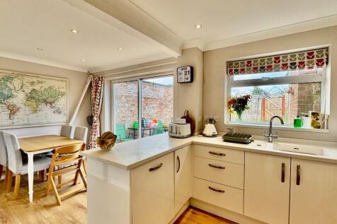 Kitchen/Dining