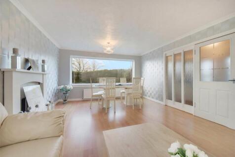 Lounge/Dining