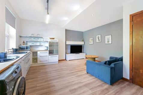 Living Room/Kitchen