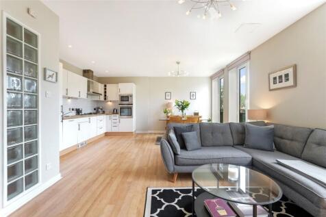 Living Room/Dining