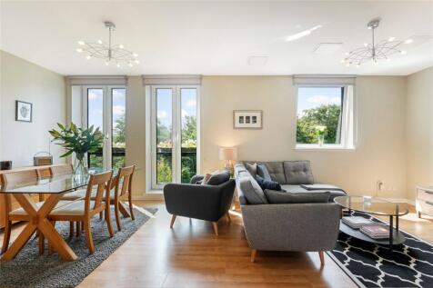 Living Room/Dining