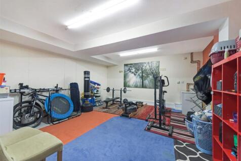 Garage/Gym