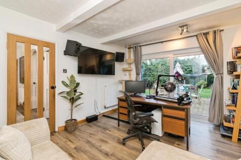 Home Office/ Bedroom