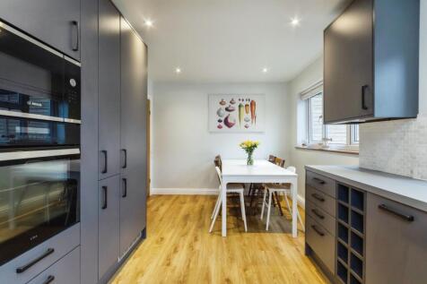 Kitchen /Dining
