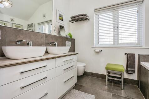 En Suite Bathroom