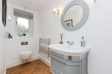 Cloakroom/ Wc
