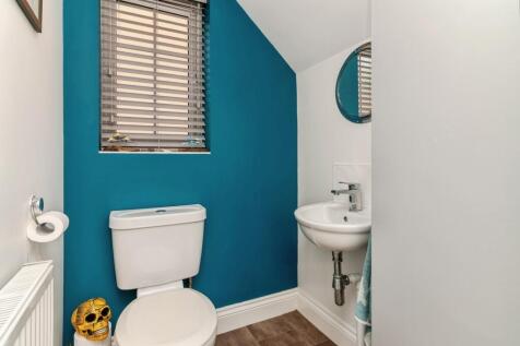 Cloakroom/Wc