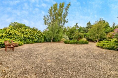 Front Garden Area