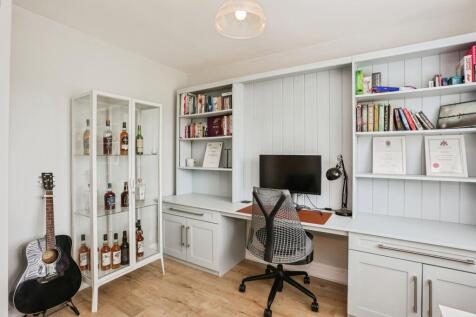 Bedroom/Study
