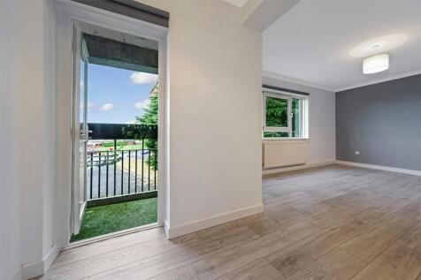 Living/Dining Area