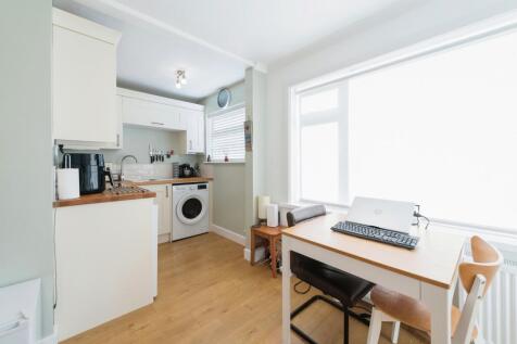 Kitchen/Dining Area