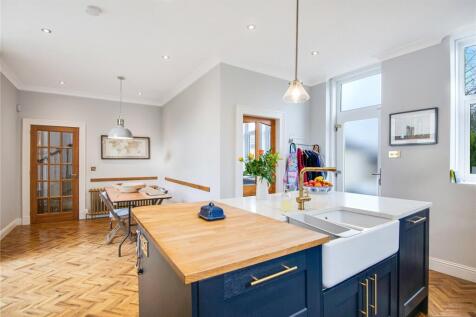 Kitchen/Dining Area