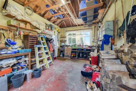 Garage/Workshop