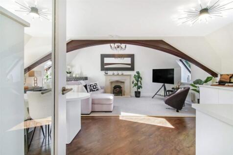 Lounge/Dining