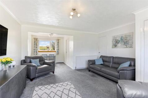 Living/Dining Area