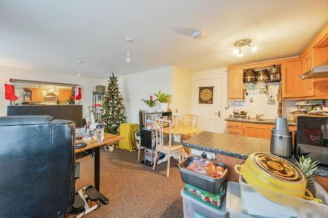 Lounge/Kitchen