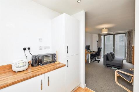 Kitchen Lounge