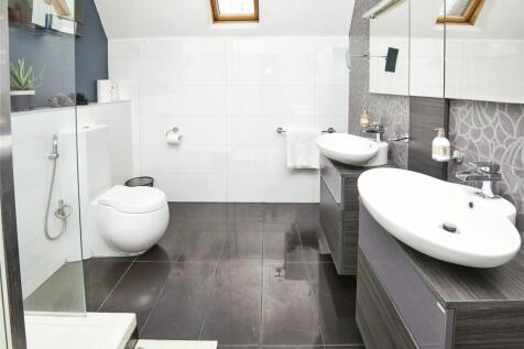 Enuite Bedroom One