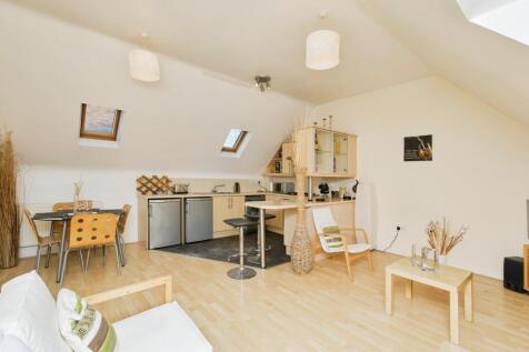 Lounge/Kitchen