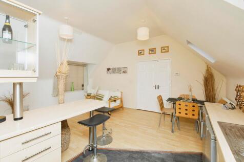 Lounge/Kitchen