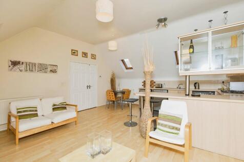 Lounge/Kitchen