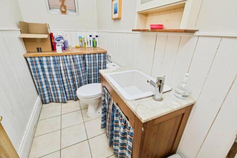 Cloakroom/Utility