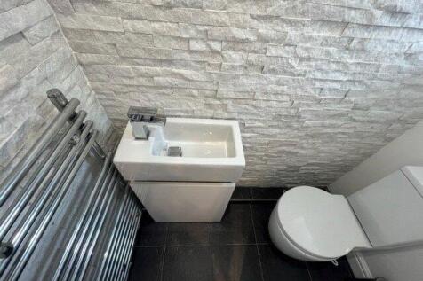 Cloakroom/ Wc