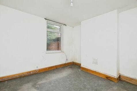 F1 Bedroom