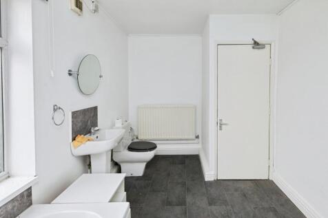 F2 Bathroom