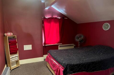 Flat 4 Bedroom 1
