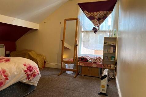 Flat 4 Bedroom 2