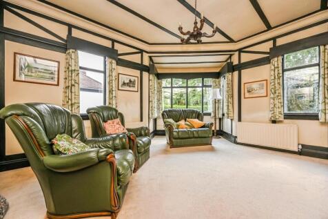 Front Lounge