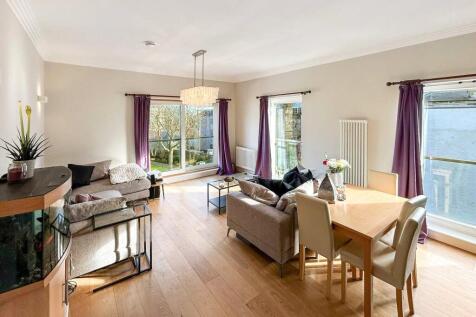 Living/Dining Area