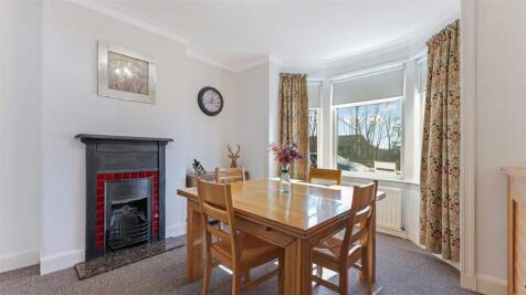 Dining/Bedroom 3