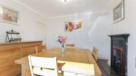 Dining/Bedroom 3