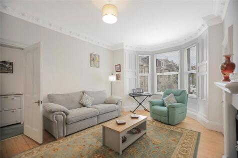 Living Room/Bedroom