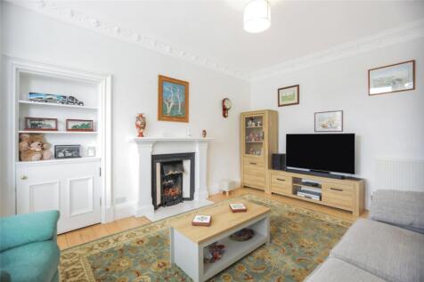 Living Room/Bedroom