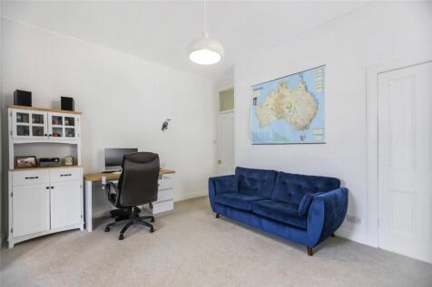 Sitting/Dining Area