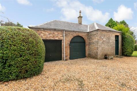 Garages/Outhouse