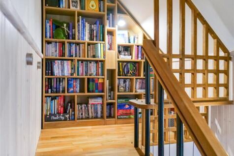 Reading/Library Area