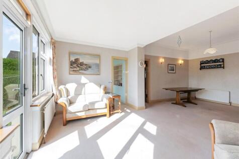 Sitting/Dining Room
