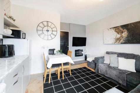 Living Rm/Kitchen