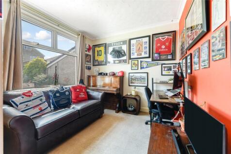 Sitting Room/Bed 2