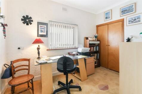 Bedroom 2/Office