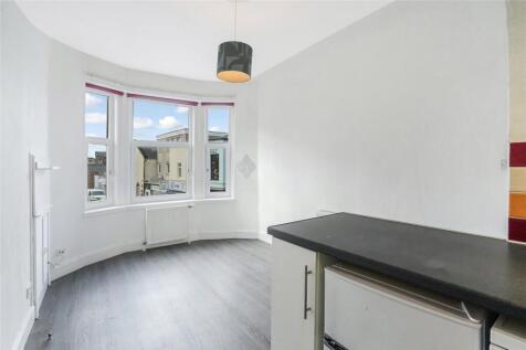 Living Room/Kitchen