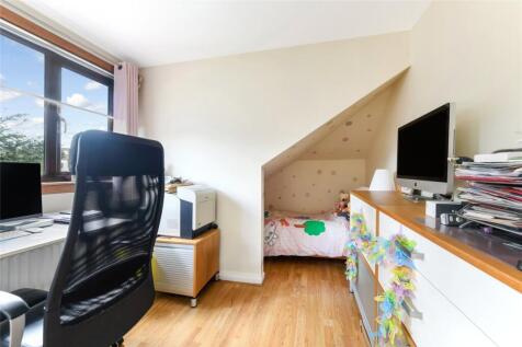 Bedroom/Office